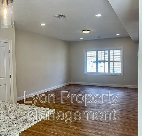 25 Johnson St #A — Photo 11
