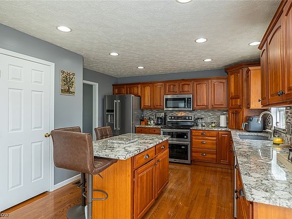 4th image of 6434 Silverstone Ln