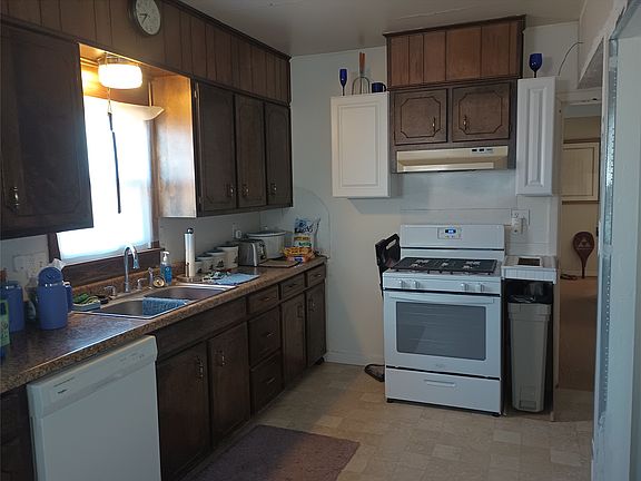3rd image of 203 N 7th St