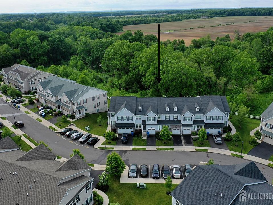 1st image of 44 Begonia Ln