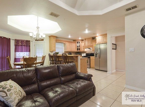 4th image of 317 Arboleda Ln