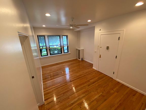 3rd image of 504 McLean Ave #231