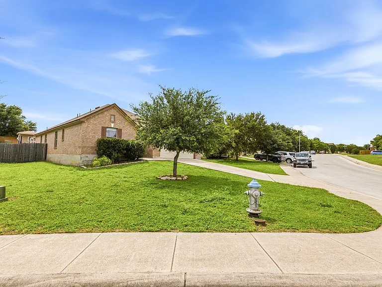 20803 Cape Coral — Photo 27