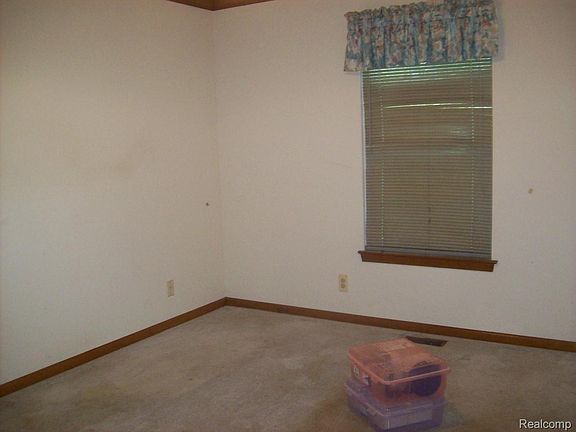 5th image of 3030 Thomas Rd