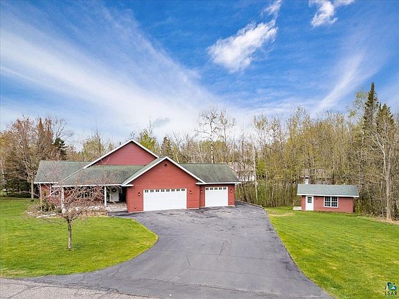 3rd image of 23 Amanda Dr