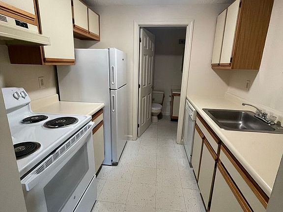 5th image of 13-17 Washington St #301
