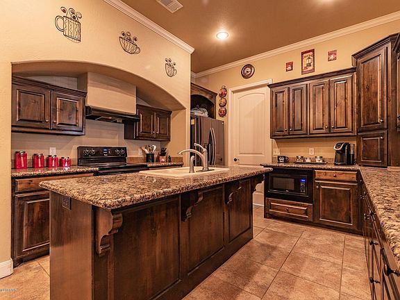 4th image of 7914 Knoxville Dr