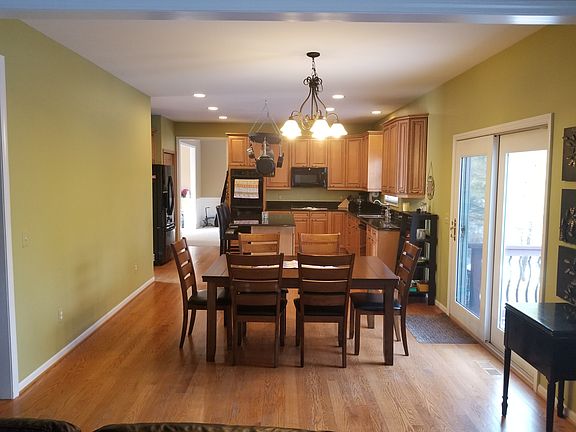 5th image of 3241 Katie Ln