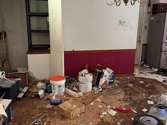 4th image of 1525 Moonlight Dr