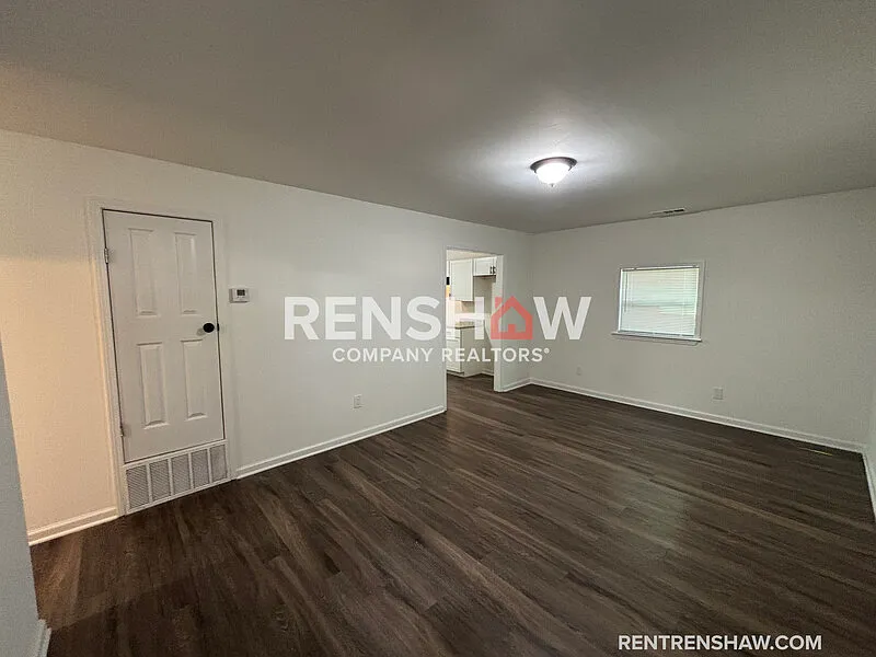 3 bed, 1.0 bath, 875 sqft, $995 — Photo 2