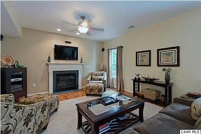 3rd image of 45 Julie Dr