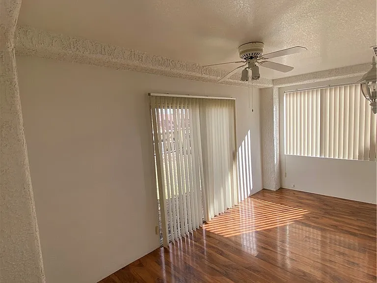 9012 Starmount Dr — Photo 8