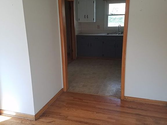 5th image of 13804 E 38th Ter S