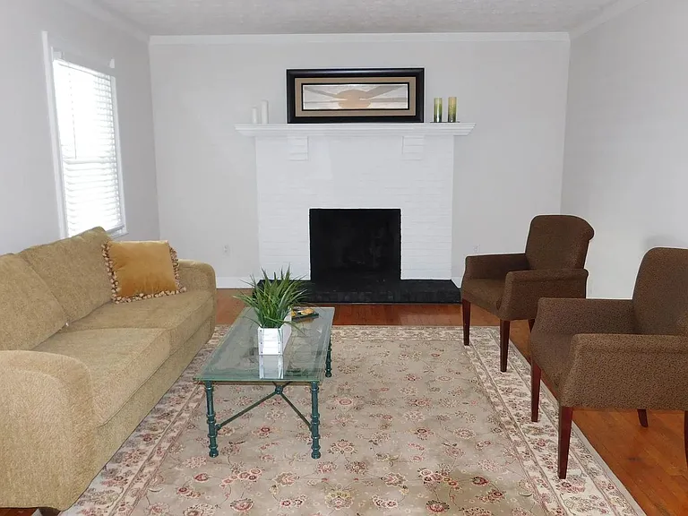 129 Charleston Dr — Photo 7