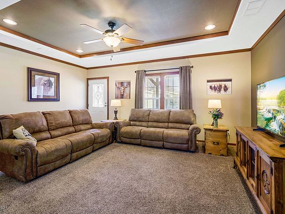 5th image of 302 River Oak Dr