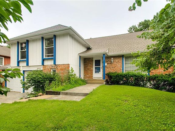 2nd image of 1113 Queens Pl
