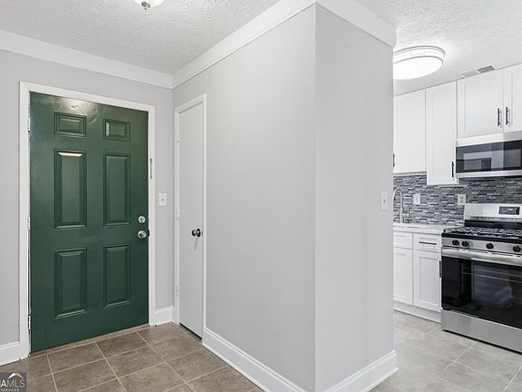 4th image of 601 Wynnes Ridge Cir SE