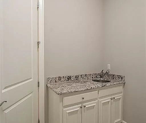 4th image of 3401 SW Cabernet Ave