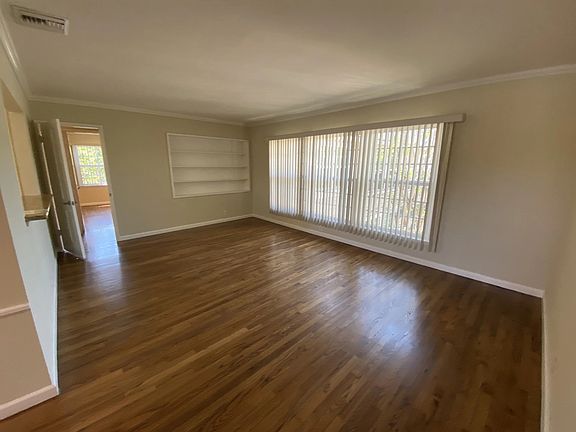 5th image of 316 1/2 N Hollywood Way #316-1/2