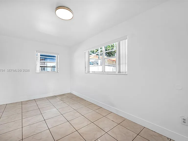 3231 SW 25th St #2 — Photo 13