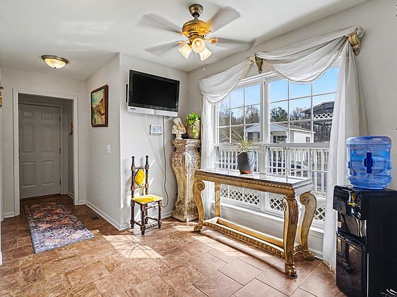 4th image of 1510 Rapids Rd