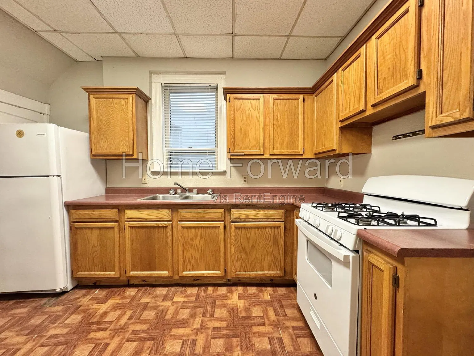 3 bed, 2.0 bath, 1600 sqft, $2,100 — Photo 4