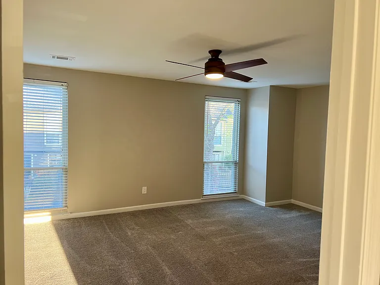 1135 Riverbend Club Dr SE — Photo 11