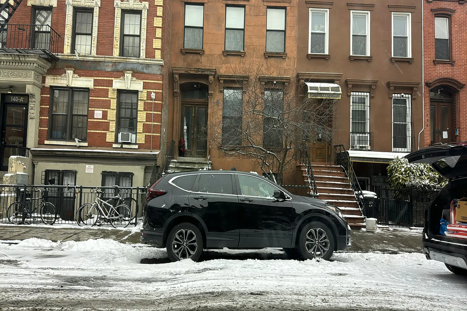 138 Lexington Ave photo 1