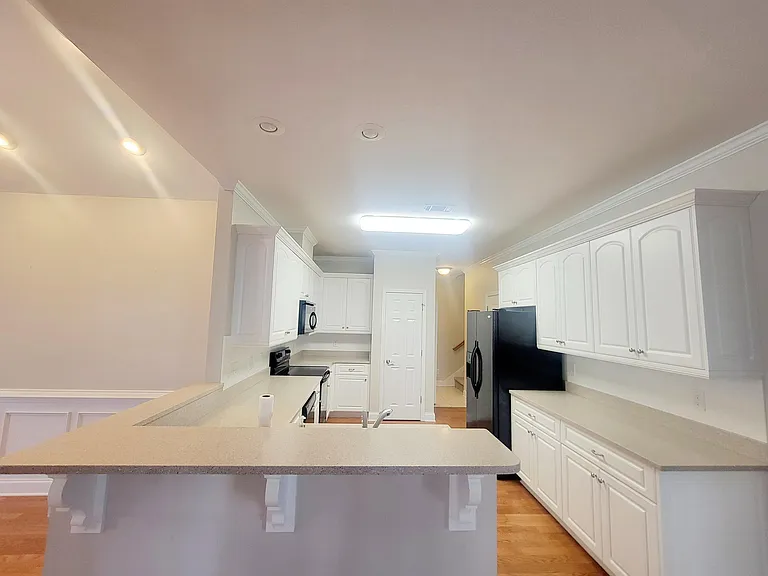 3001 Amberley Dr — Photo 5