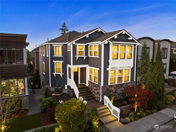 3910 W Briarcliff Lane, Seattle, WA 98199