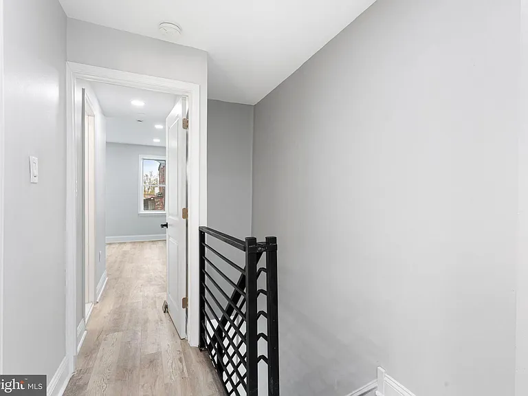 1847 Gerritt St — Photo 15