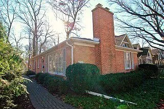 355 E Woodland Rd photo 1