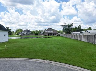243 Bridgewater Pl, Breaux Bridge, LA 70517