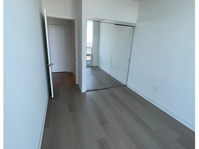 448 Burnhamthorpe Rd W #5206 — Photo 6