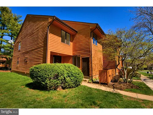 10 Sayre Dr Photo 1