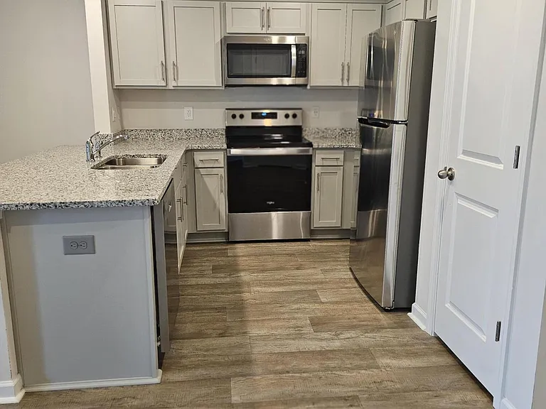 2107 Gracie Ln — Photo 5