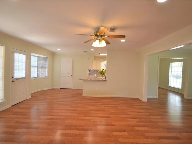 12711 Westleigh Dr — Photo 5