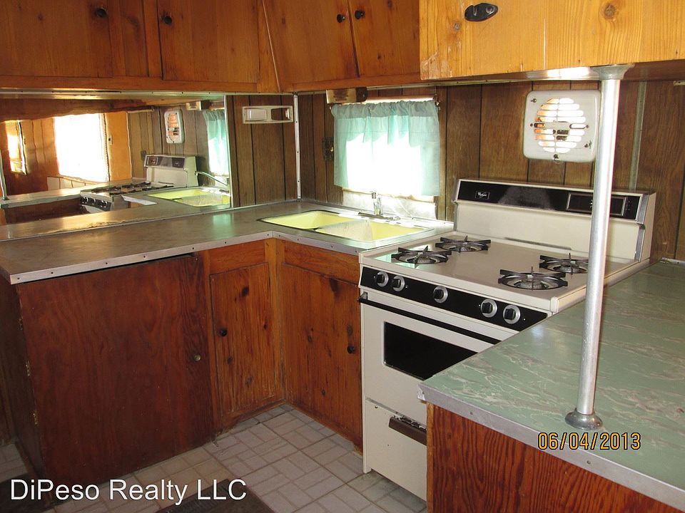 2nd image of 184 W 3rd St Trlr 11