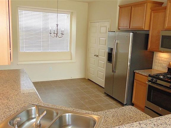 4th image of 1620 Bryant Dr Unit 2704