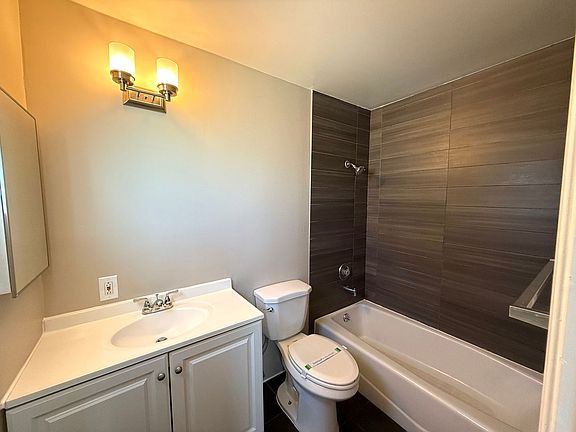 3rd image of 3621 Adams Ave APT 11