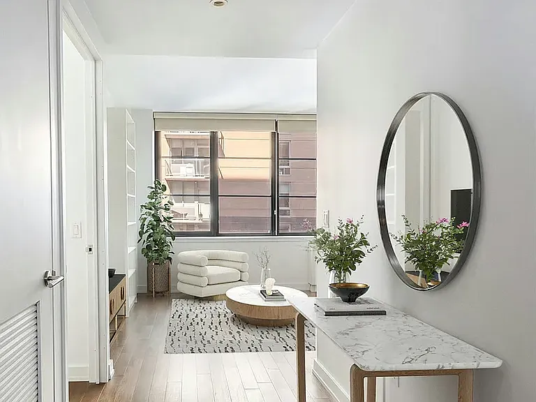 261 W 25th St #4E — Photo 5