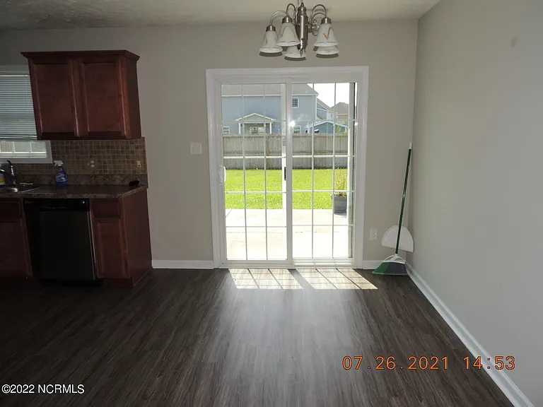 373 Sonoma Rd — Photo 6