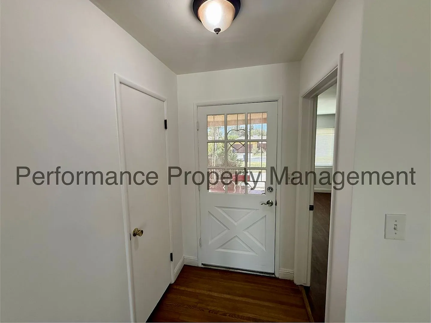 Cute 3 Bed/2 Bath SW Bakersfield Home w/ RBP & Deposit Alternative Option — Photo 2