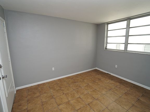 3rd image of 1820 James Ave APT 2D
