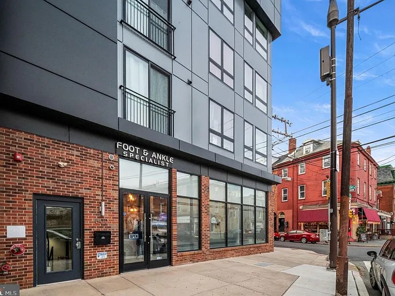 500 Fairmount Ave #302 — Photo 2