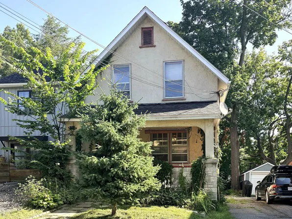 17 Adelaide St #1, Ottawa, ON K1S 3R9