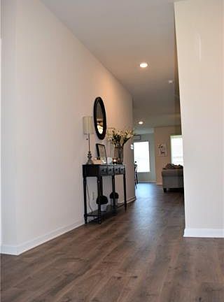 3rd image of 316 Oak Hampton Dr
