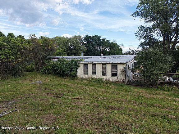 2nd image of 211 Roberts Hill Road