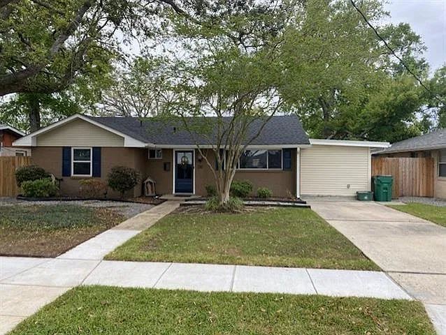 3 bed, 2.0 bath, 1290 sqft, $1,950 — Photo 1