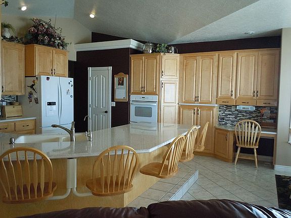 Kitchen View frm Fmly Room